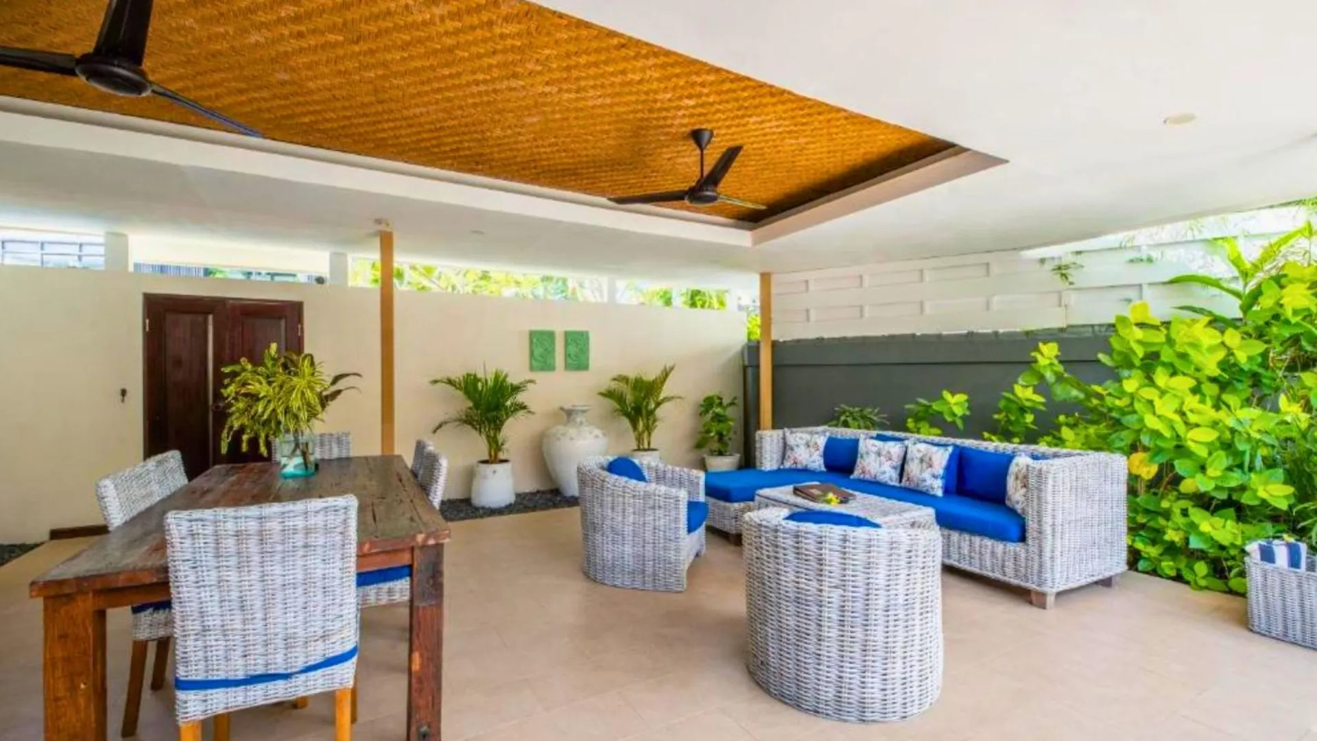 Omkara 2 Bedroom Deluxe Private Pool Villa Zn253 Семиньяк
