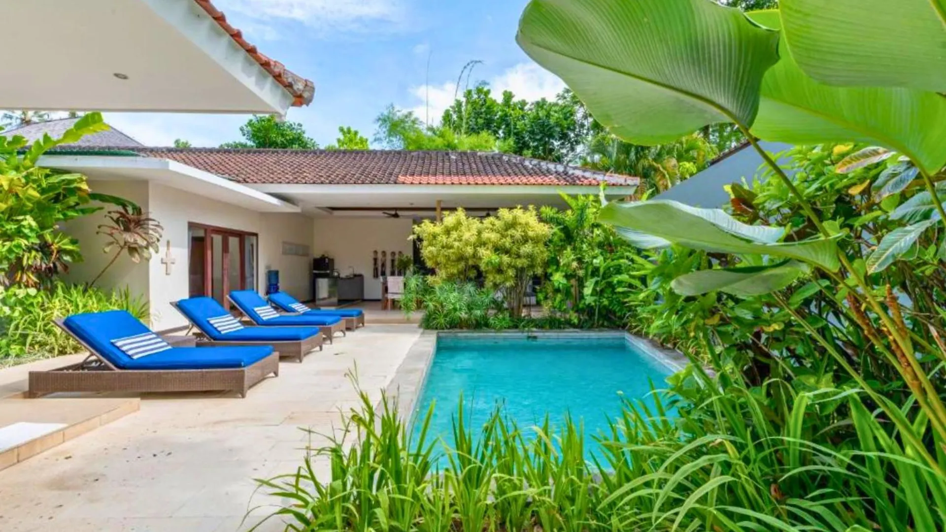 Omkara 2 Bedroom Deluxe Private Pool Villa Zn253 Семиньяк