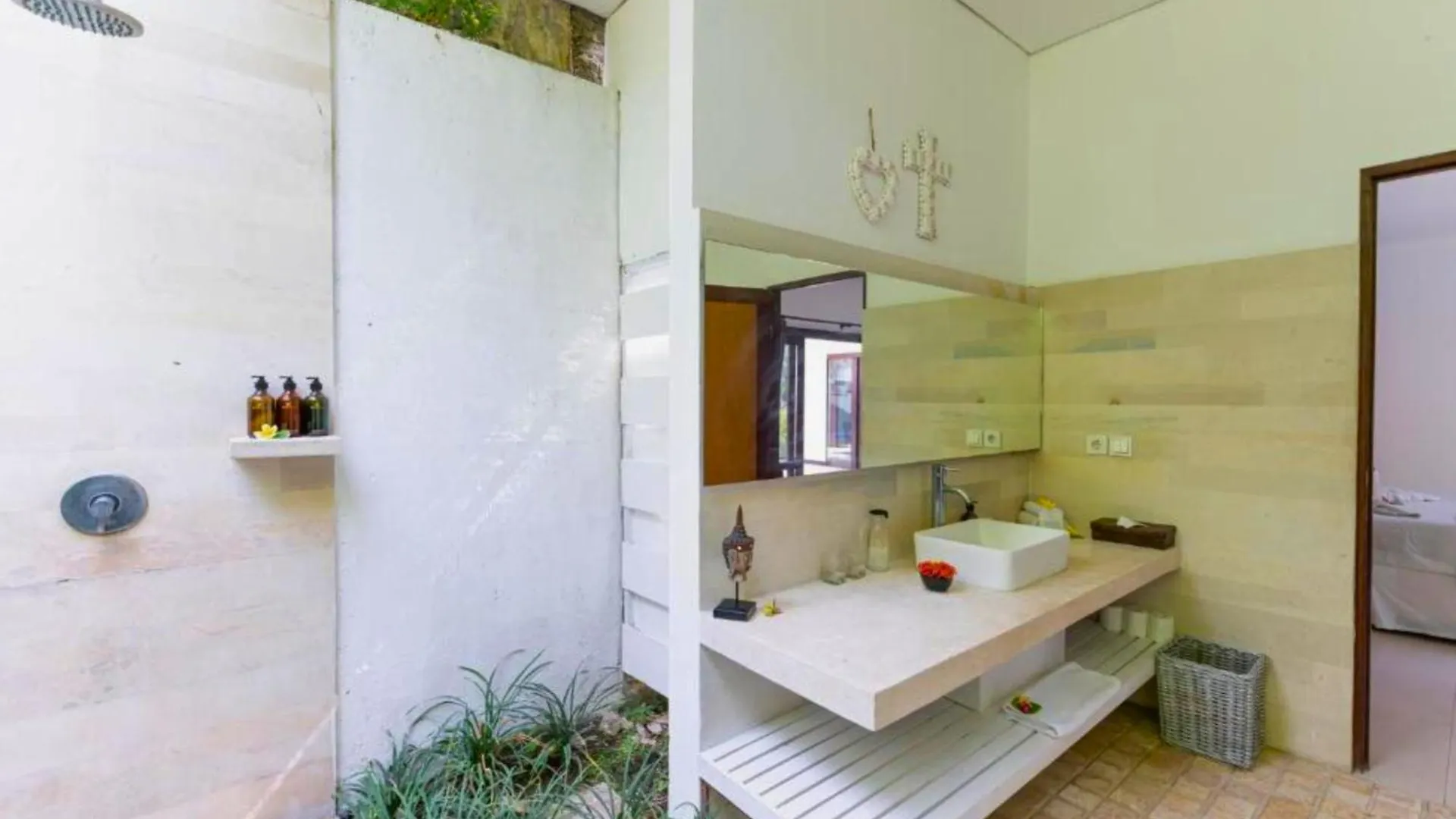Omkara 2 Bedroom Deluxe Private Pool Villa Zn253 Seminyak  Seminyak (Bali)