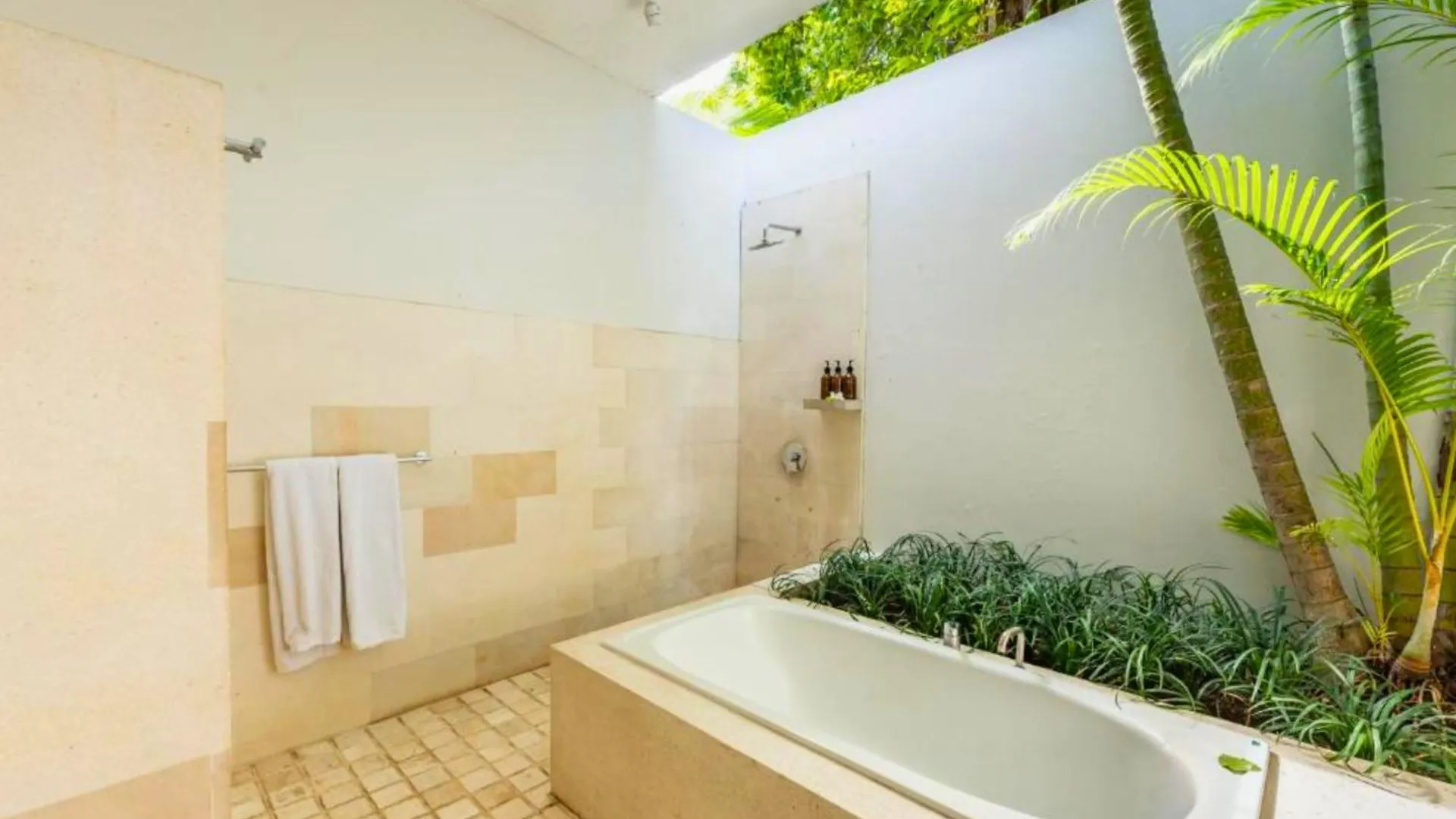Omkara 2 Bedroom Deluxe Private Pool Villa Zn253 Seminyak