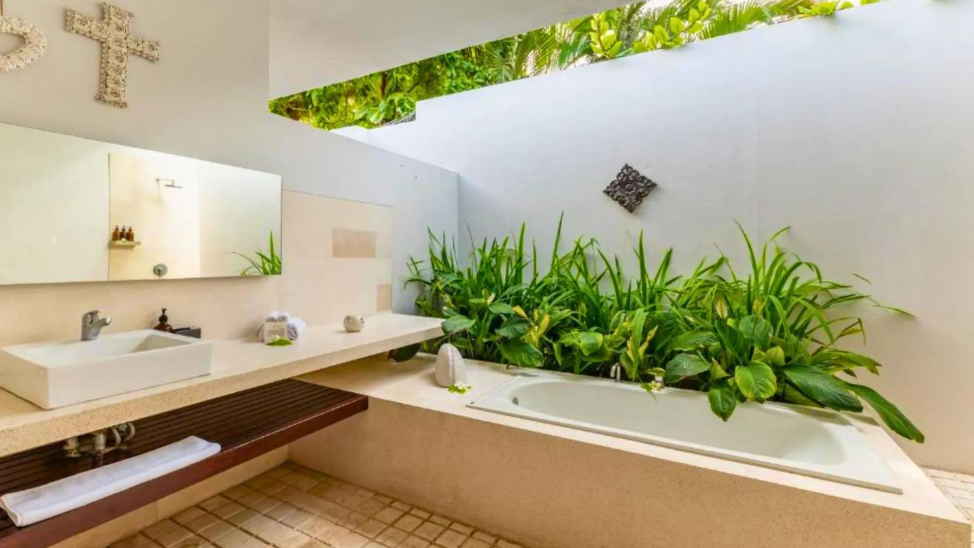 Omkara 2 Bedroom Deluxe Private Pool Villa Zn253 Seminyak